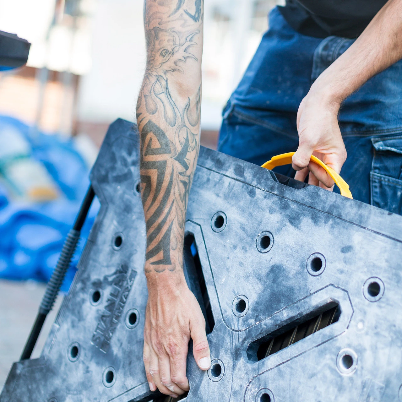 Stanley FMST1-75672 FatMax Folding Workbench 85 X 60cm 5 Stanley FMST1-75672 FatMax Folding Workbench 85 X 60cm - Image 3