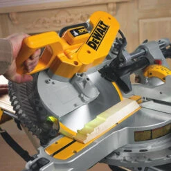 Dewalt DWS780 305mm Double Bevel Sliding Compound Mitre Saw With XPS (110V) -Optimal Tool Store 5b029be4c3a6660178c9b1f2 78727.1583489509