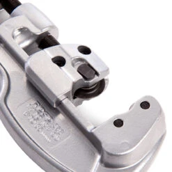 Ridgid 35S Stainless Steel Tubing Cutter 5mm-35mm 9 Ridgid 35S Stainless Steel Tubing Cutter 5mm-35mm -Optimal Tool Store 5b029c01c3a6660178c9c42c 33719.1583489367