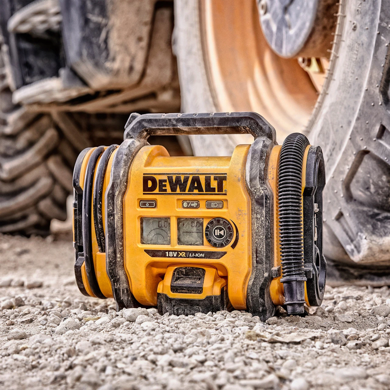 Dewalt DCC018N 18V XR Inflator (Body Only) 6 Dewalt DCC018N 18V XR Inflator (Body Only) - Image 4