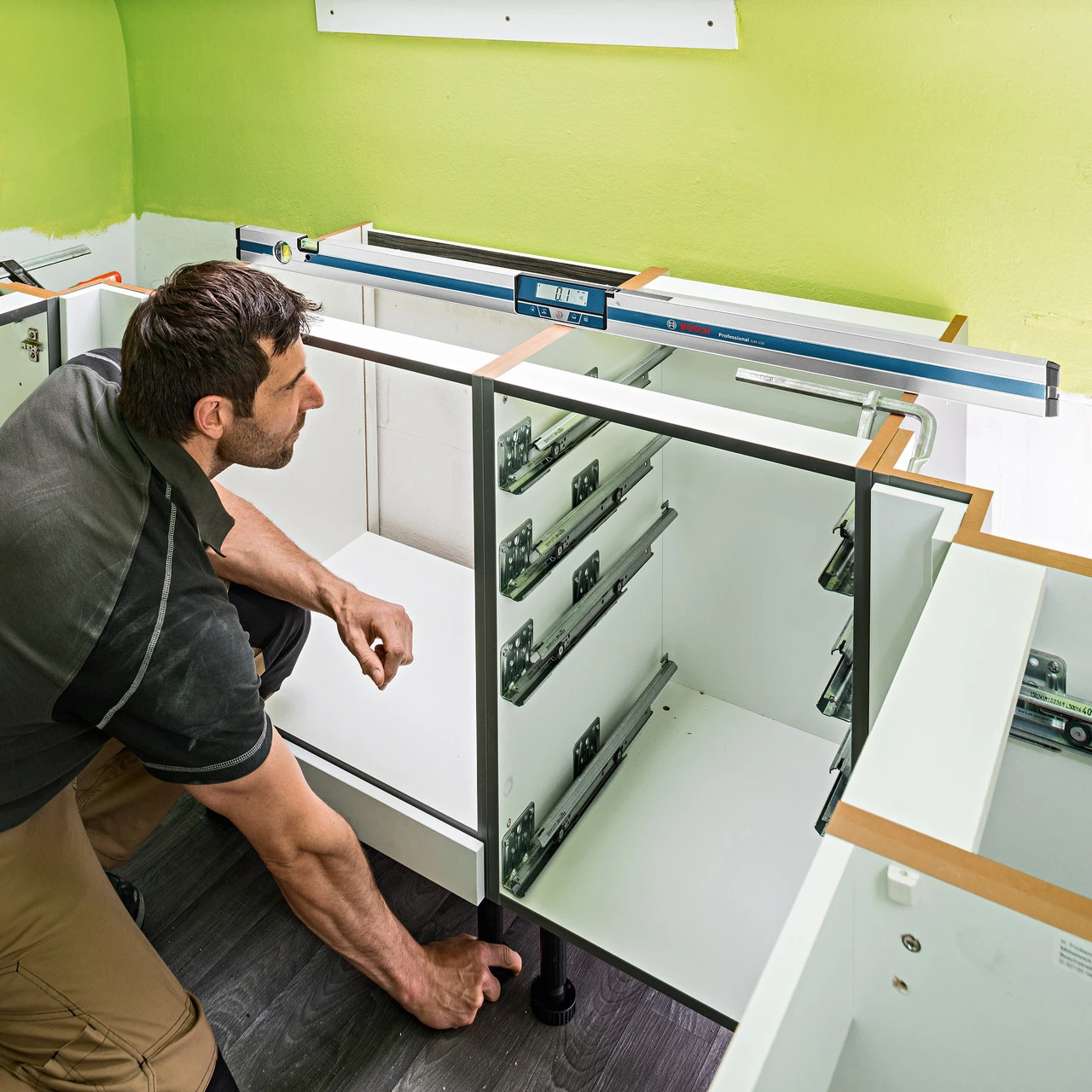 Bosch GIM120 Professional Digital Inclinometer 120cm 4 Bosch GIM120 Professional Digital Inclinometer 120cm - Image 2