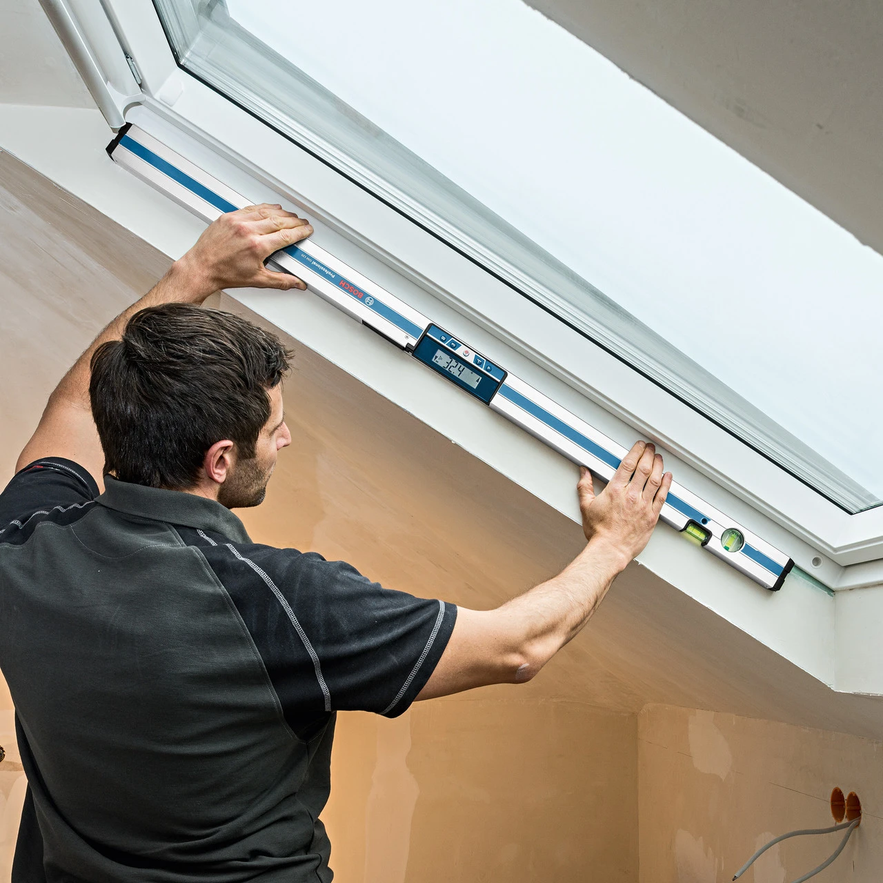 Bosch GIM120 Professional Digital Inclinometer 120cm 5 Bosch GIM120 Professional Digital Inclinometer 120cm - Image 3