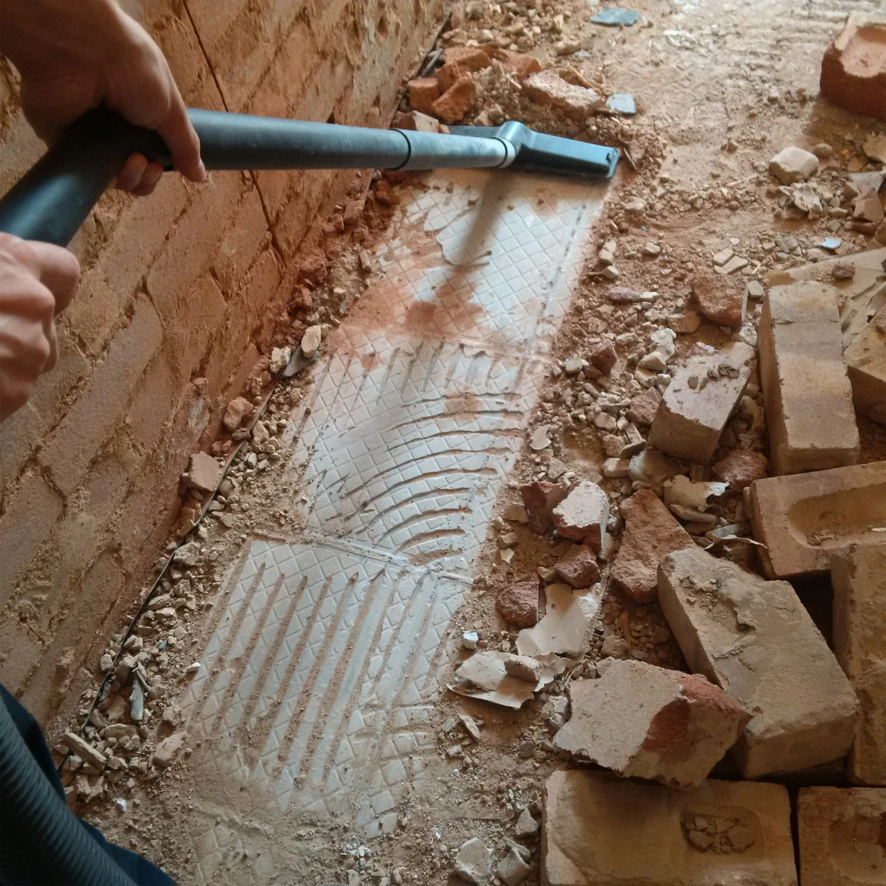 V-TUF MIDIH110 H Class Midi Wet & Dry Dust Extractor 21L (110V) - New Health & Safety Version 5 V-TUF MIDIH110 H Class Midi Wet & Dry Dust Extractor 21L (110V) - New Health & Safety Version - Image 3