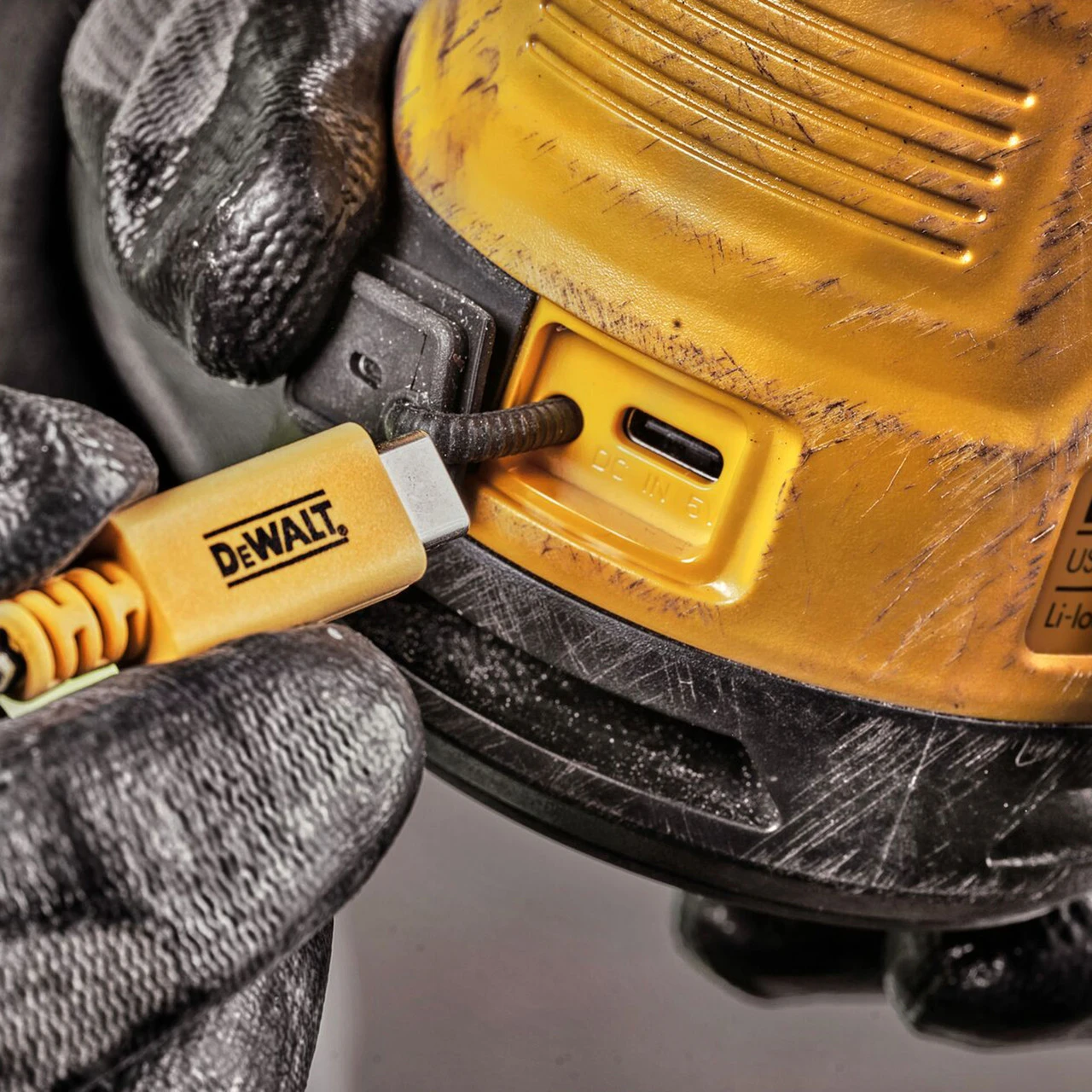 Dewalt DCR009 Rechargeable USB-C Bluetooth Speaker 8 Dewalt DCR009 Rechargeable USB-C Bluetooth Speaker - Image 6
