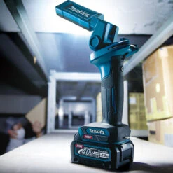 Makita ML006G 40Vmax XGT Cordless Torch (Body Only) 16 Makita ML006G 40Vmax XGT Cordless Torch (Body Only) -Optimal Tool Store file input 1685958127012 96162.1685958130
